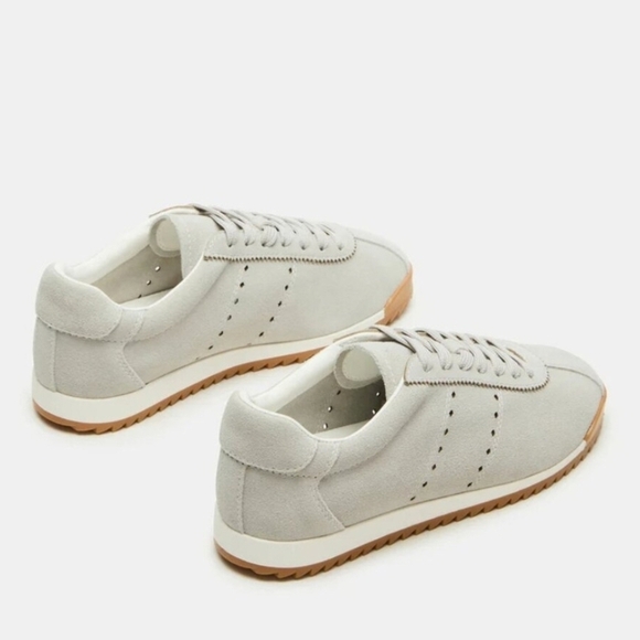 🔹️STEVE MADDEN 🔹️Suede Mirage Sneakers in gray for women - Picture 3 of 9